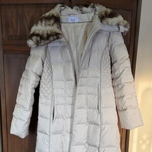 Laundry By Shelli Segal Off-White Puffer Coat with Faux Fur Collar